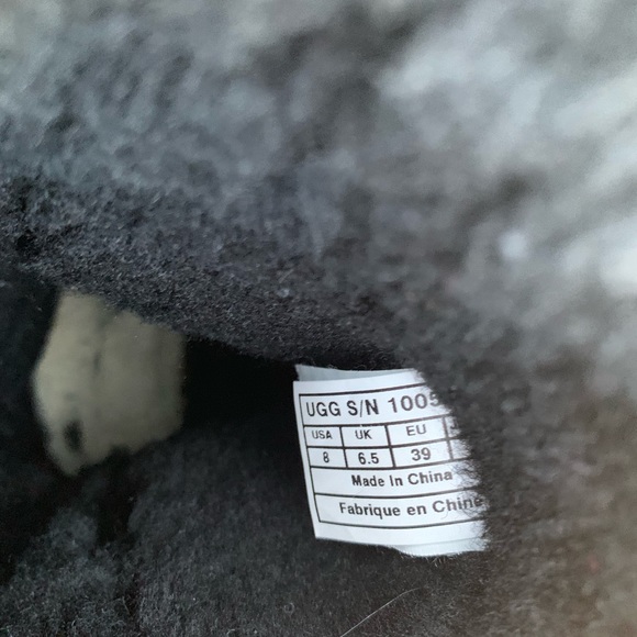 BLACK LEATHER UGG’S: Like New; Women’s size 8 - Picture 5 of 6